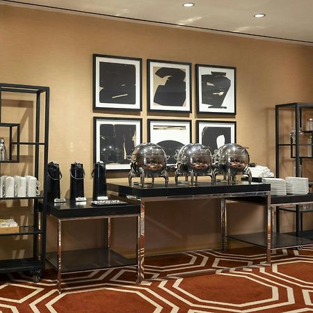 Residence Inn By Marriott Chicago Downtown Magnificent Mile Bagian luar foto