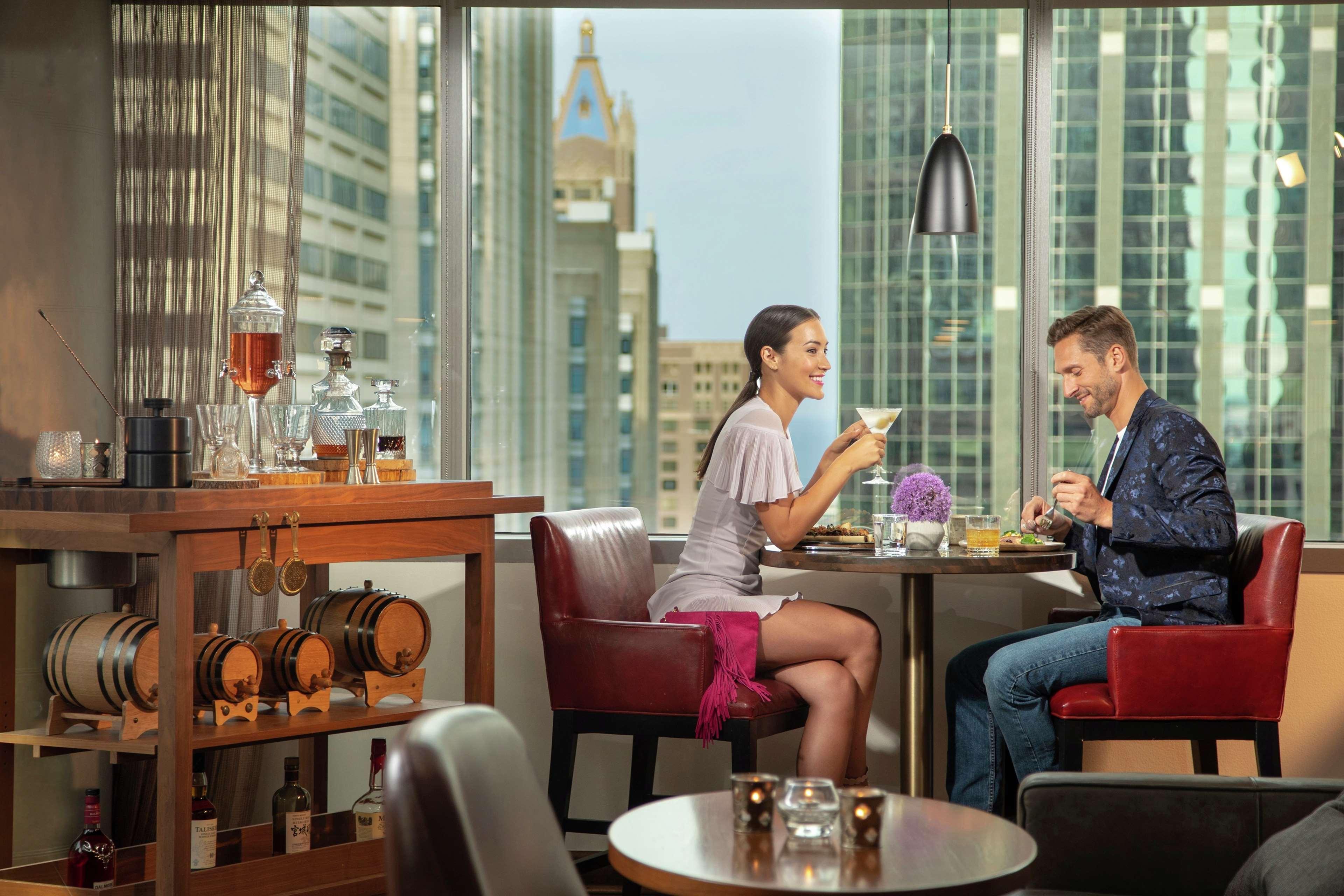 Residence Inn By Marriott Chicago Downtown Magnificent Mile Bagian luar foto