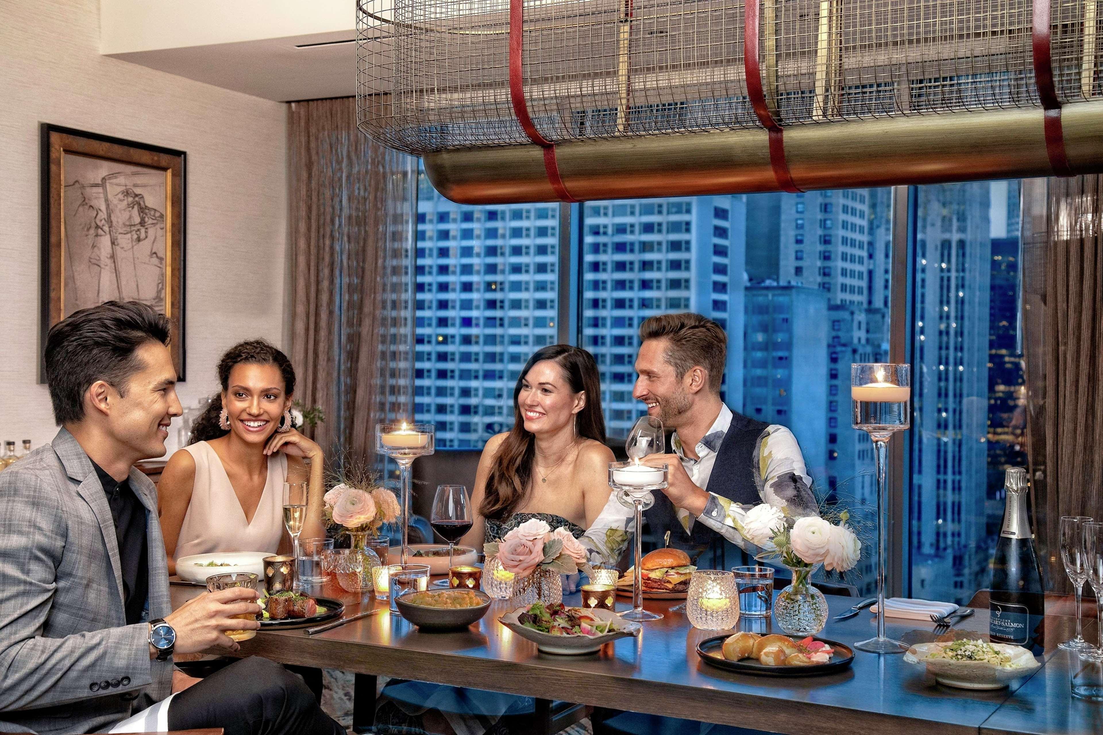 Residence Inn By Marriott Chicago Downtown Magnificent Mile Bagian luar foto