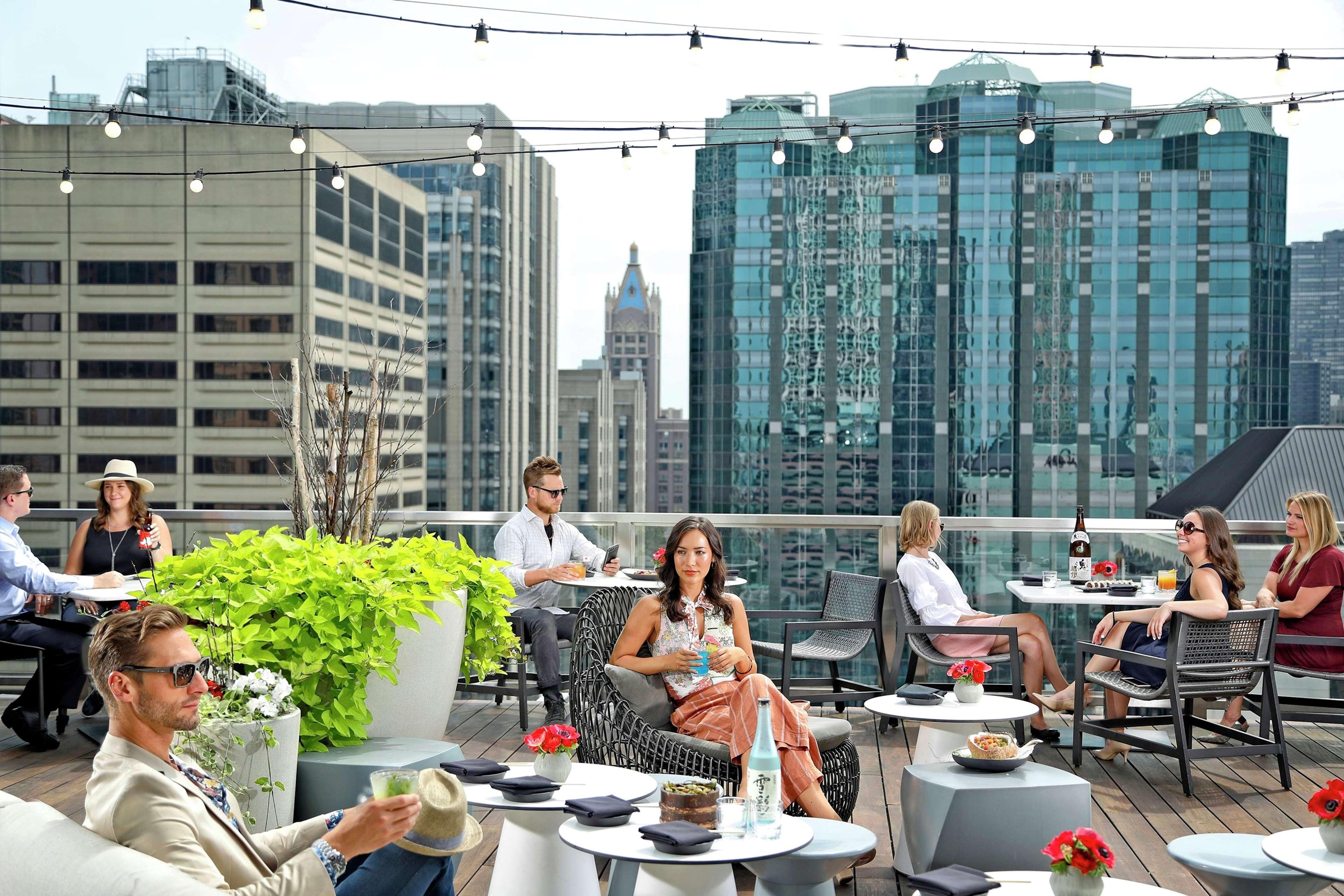 Residence Inn By Marriott Chicago Downtown Magnificent Mile Bagian luar foto