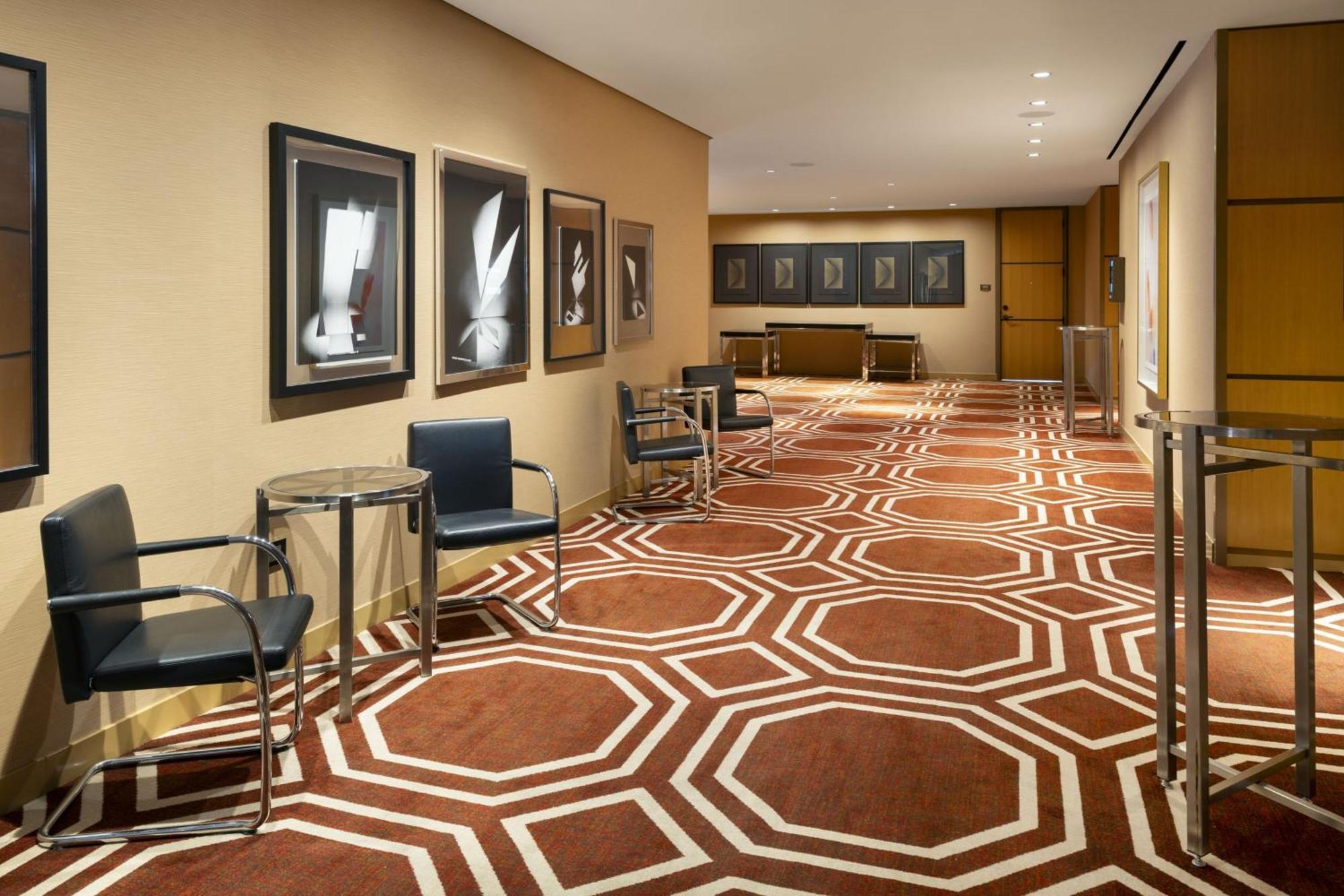 Residence Inn By Marriott Chicago Downtown Magnificent Mile Bagian luar foto