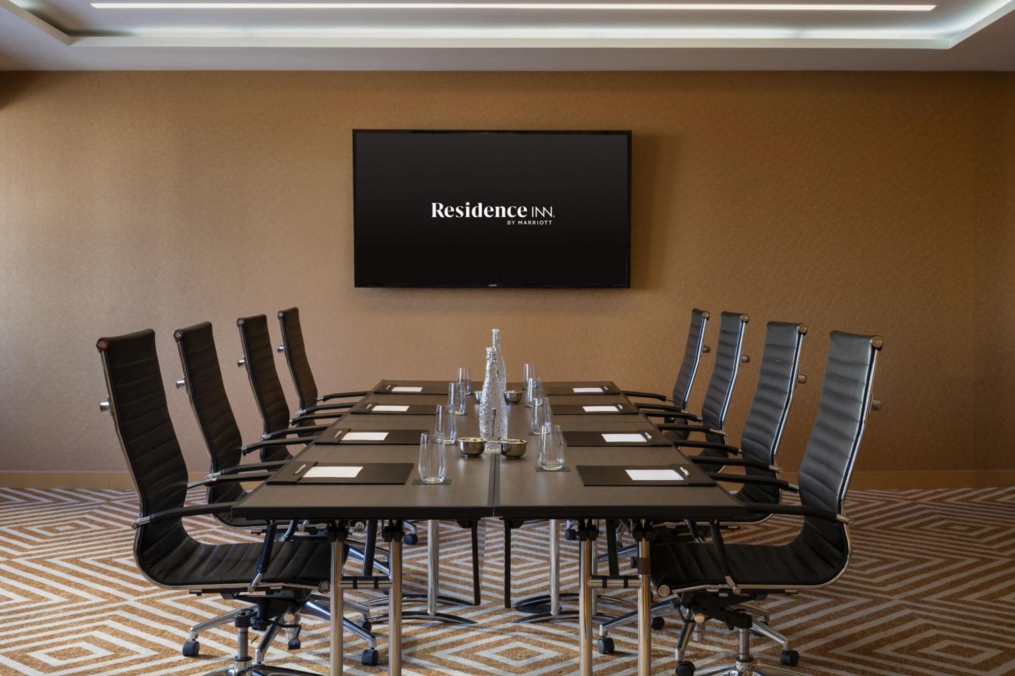 Residence Inn By Marriott Chicago Downtown Magnificent Mile Bagian luar foto
