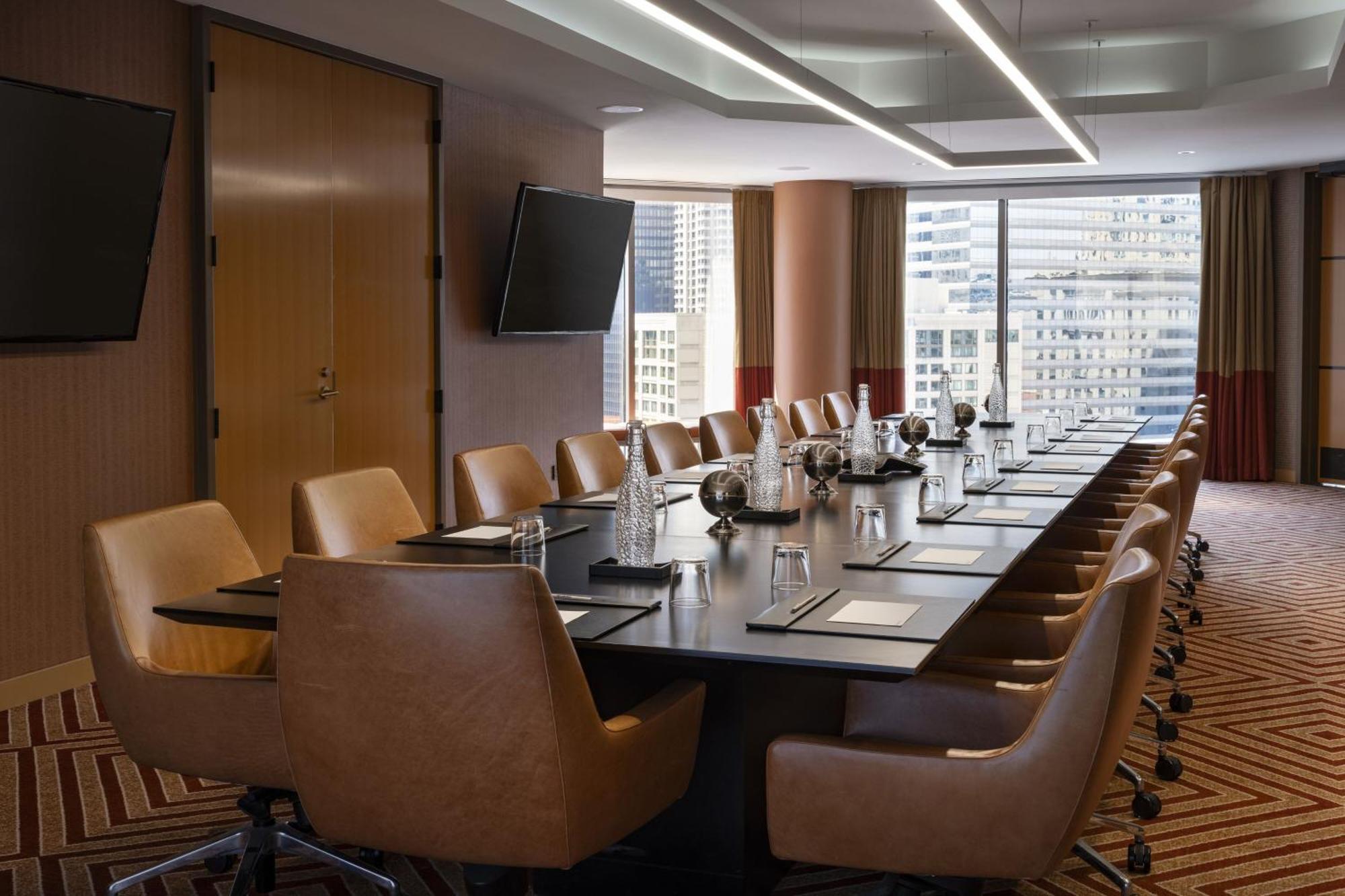 Residence Inn By Marriott Chicago Downtown Magnificent Mile Bagian luar foto
