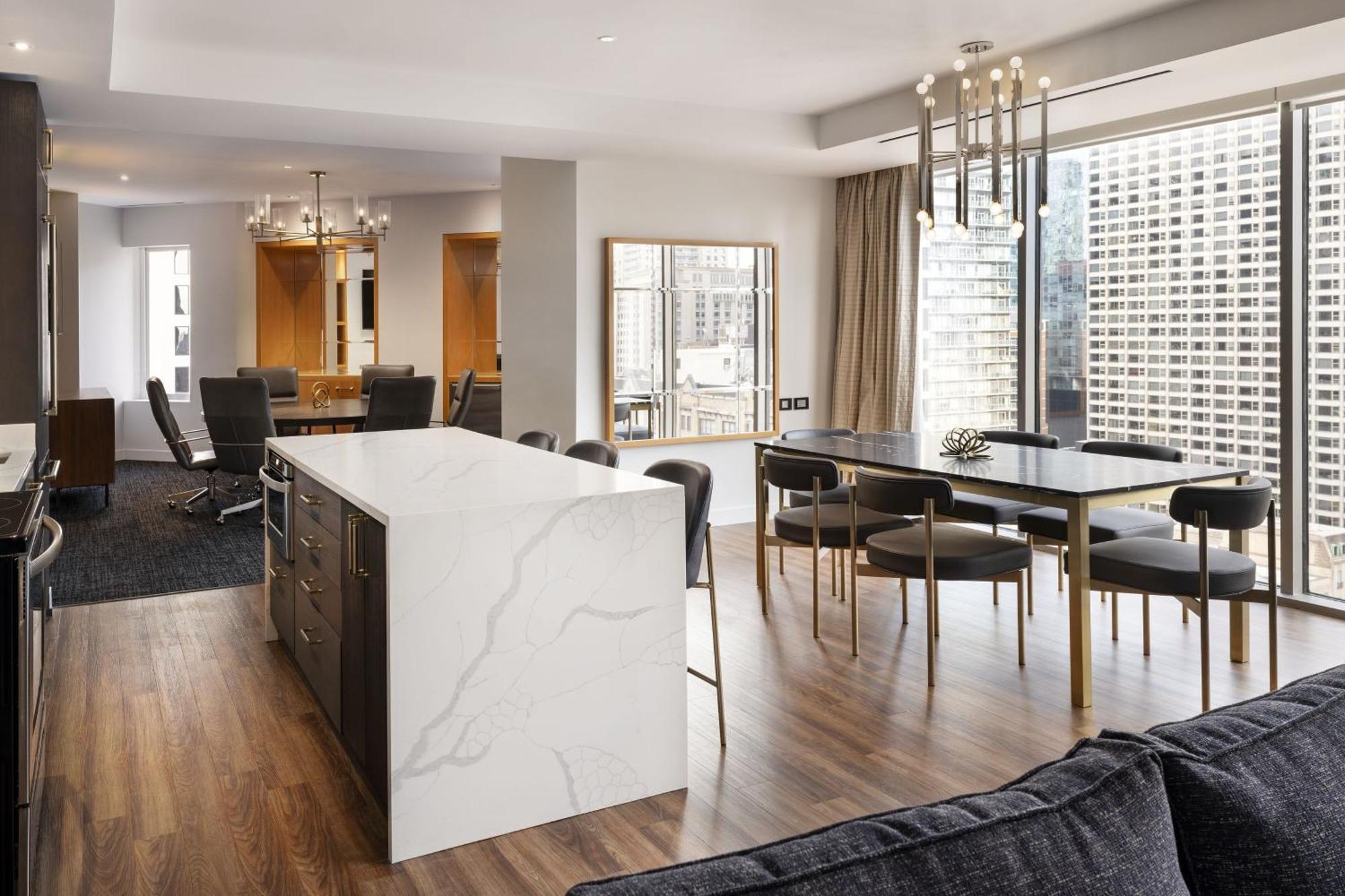 Residence Inn By Marriott Chicago Downtown Magnificent Mile Bagian luar foto