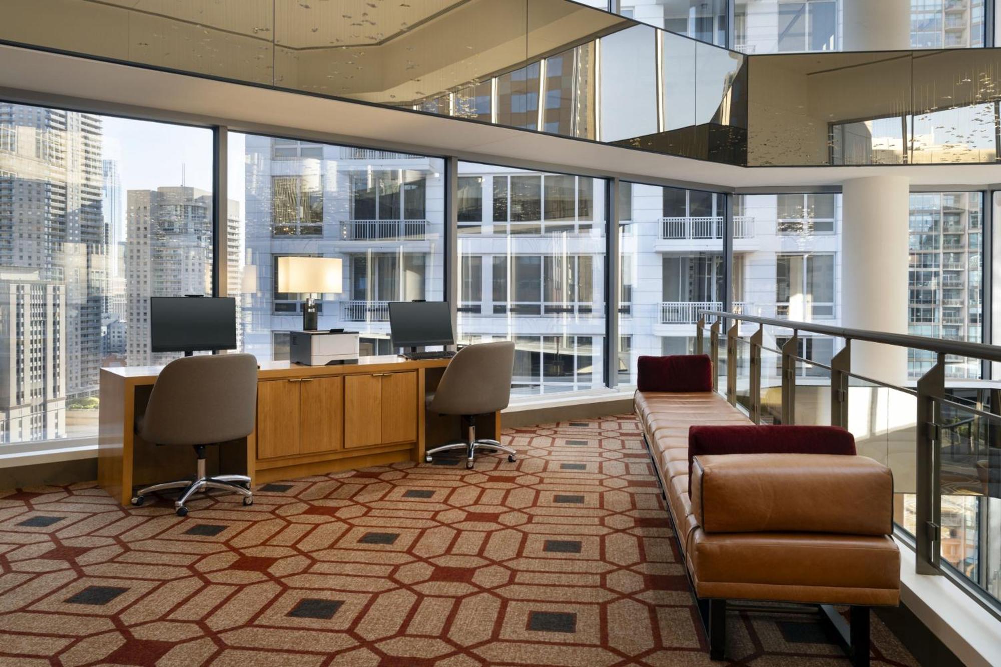 Residence Inn By Marriott Chicago Downtown Magnificent Mile Bagian luar foto