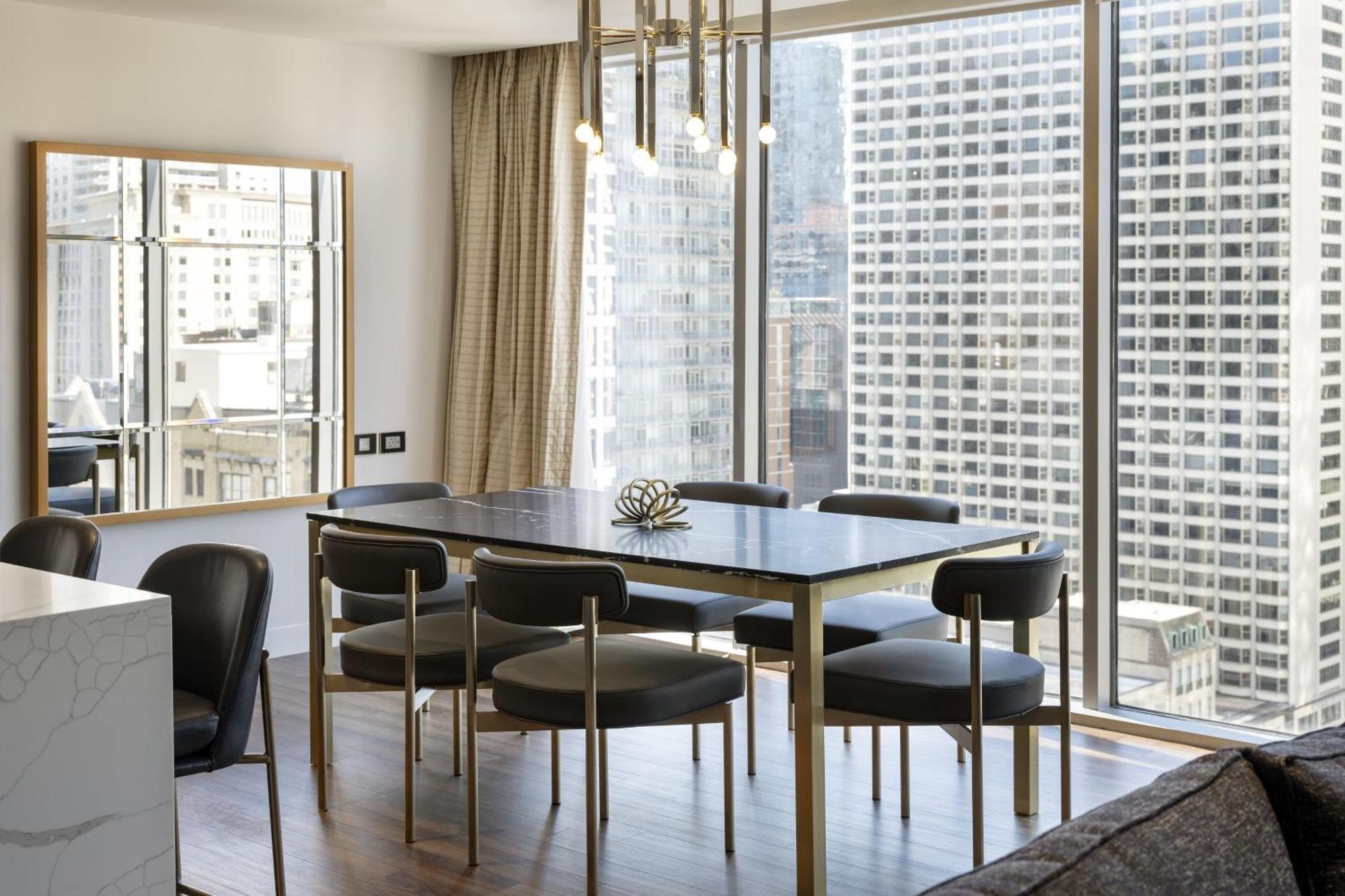 Residence Inn By Marriott Chicago Downtown Magnificent Mile Bagian luar foto